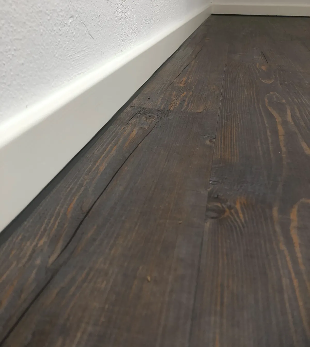 Diele im Detail: Astig, gebürstet, natürlich geölt